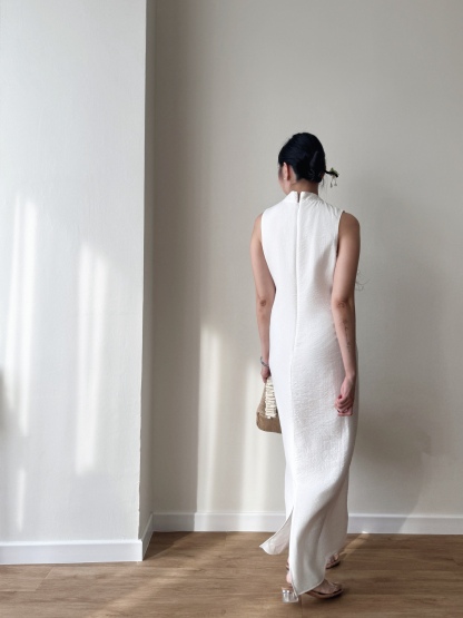 Li Bai Straight Cut Sleeveless Cheongsam