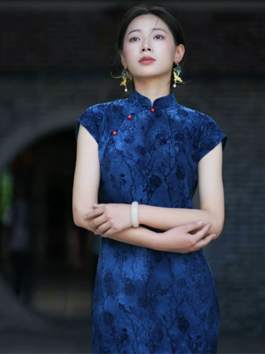 Yun Den Floral Jacquard Cap Sleeve Cheongsam