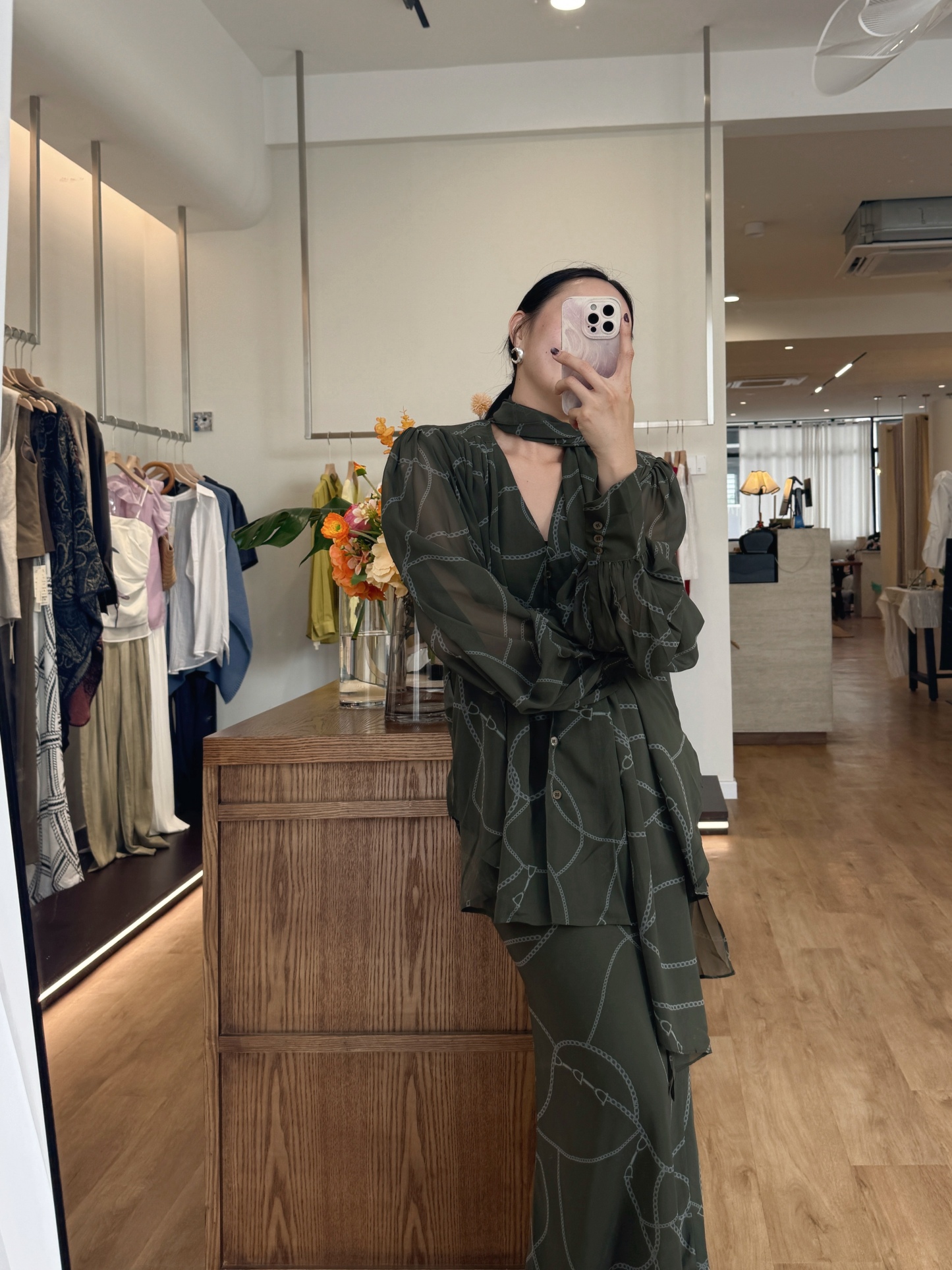 Wirenth Graphic Print Long Sleeve Top