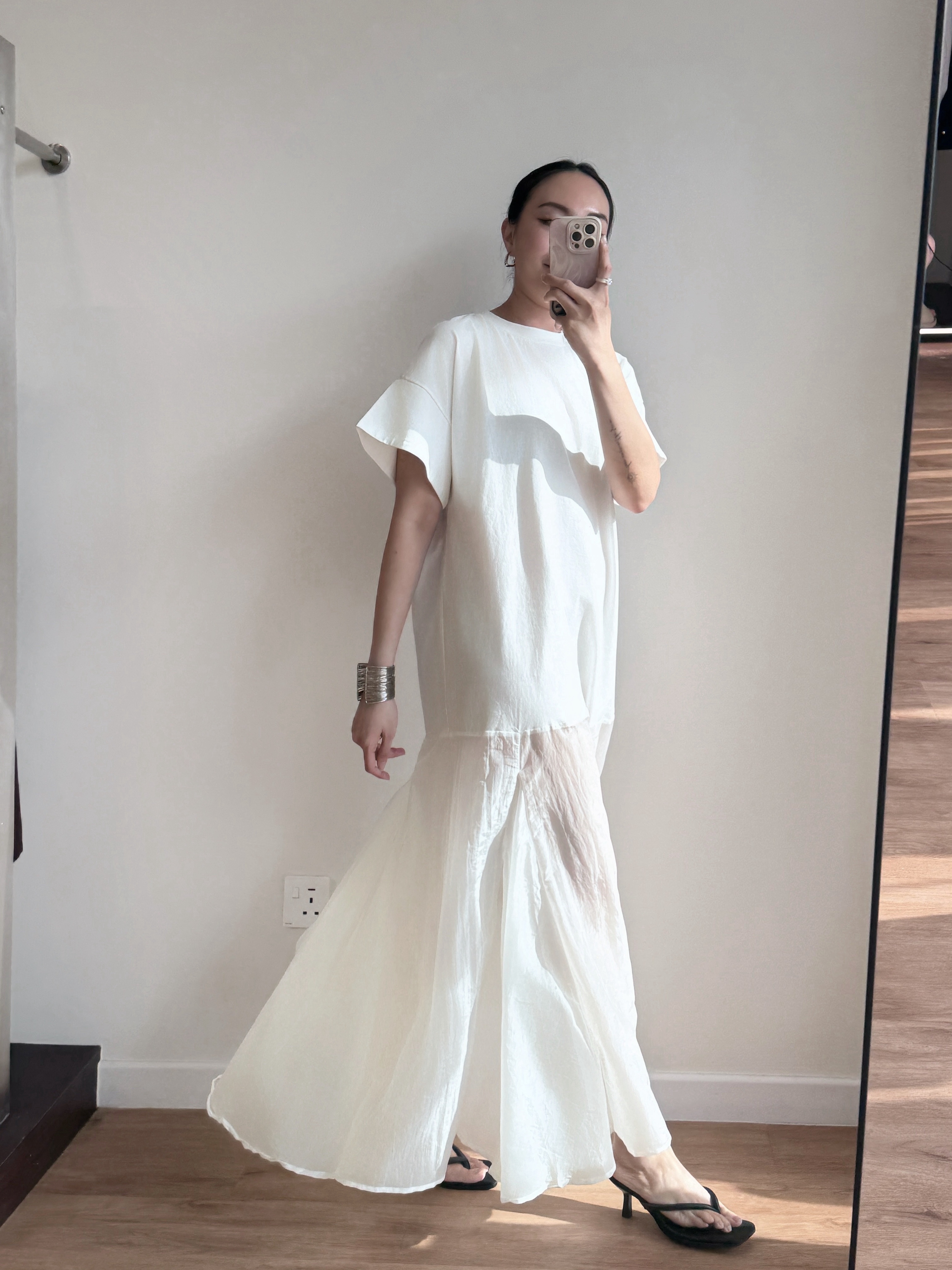 Vivay Flowy Panel Dress