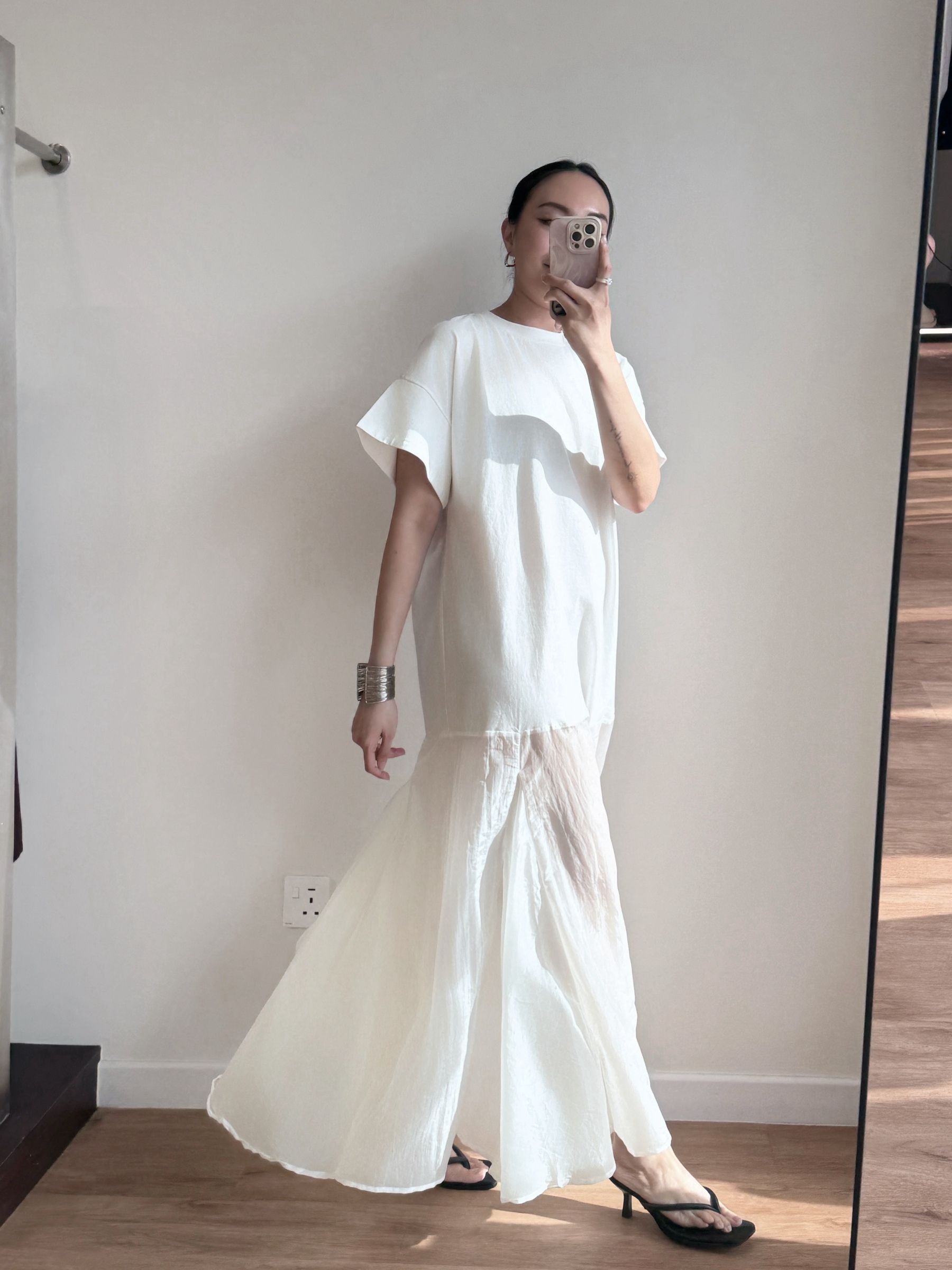 Vivay Flowy Panel Dress