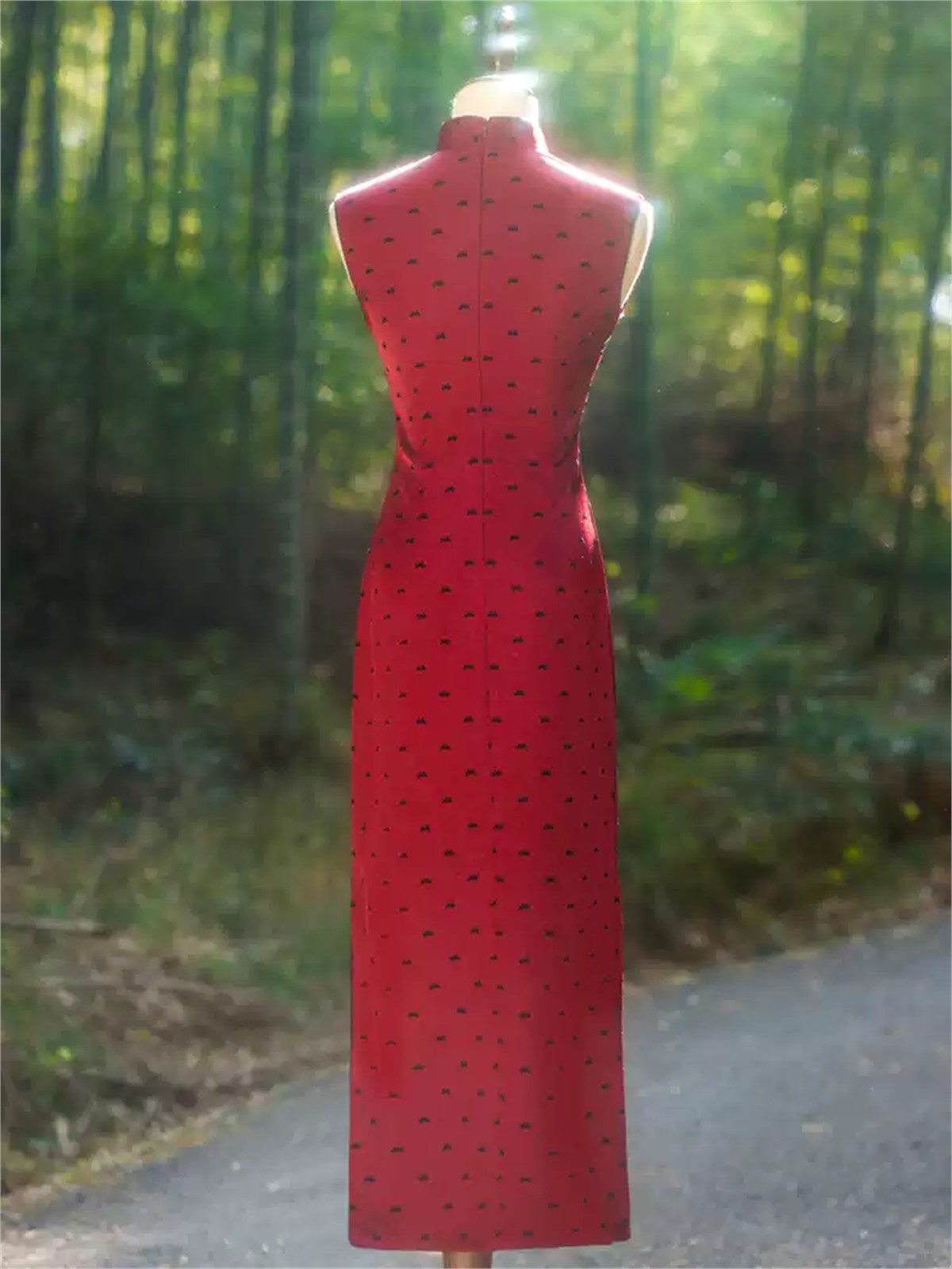 Yun Bin Polka Dot Sleeveless Cheongsam