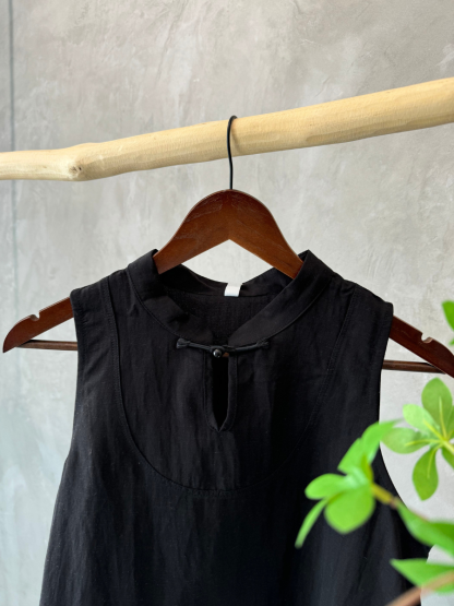 Hai Er Oriental Top with Back Peplum-The Black Bow-