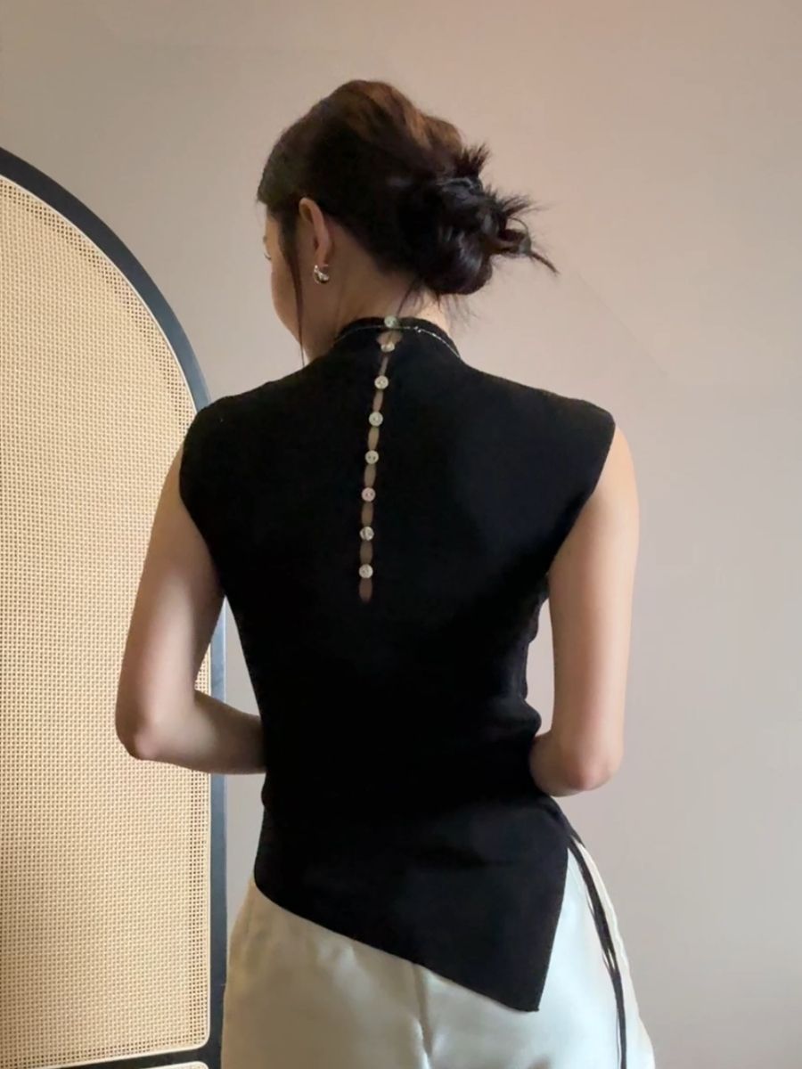 Ellie High Neck Side Ruched Back Button Knit Top