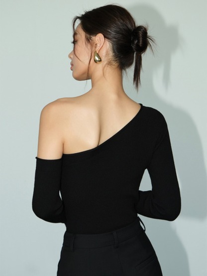 Moriah Asymmetric One Shoulder Top-The Black Bow-