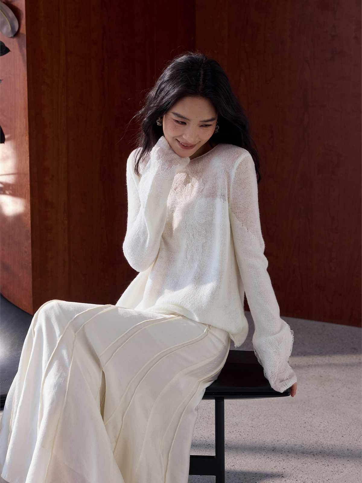 Hera Graceful Floral Sheer-Knit Long-Sleeve Top
