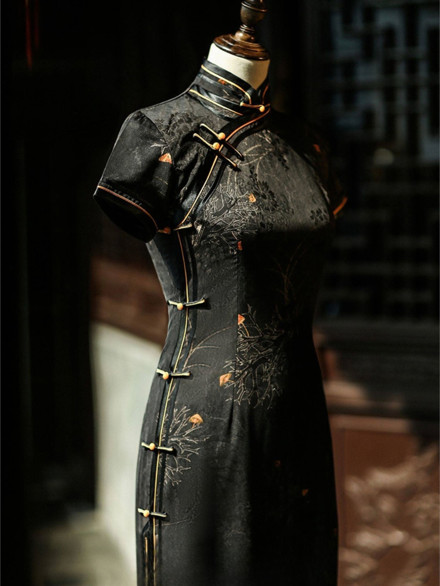 Ya Bao Floral Jacquard Cheongsam