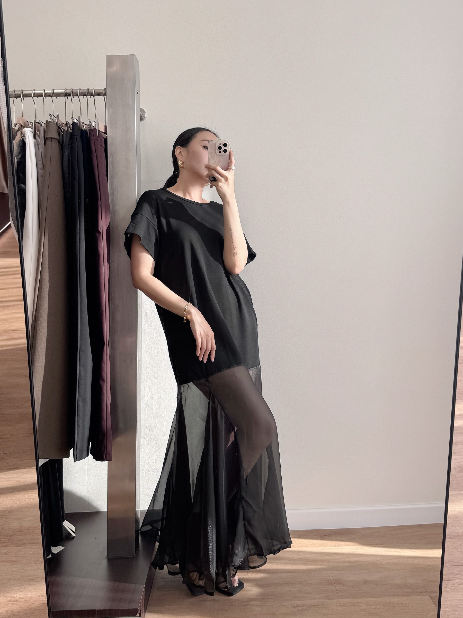 Vivay Flowy Panel Dress