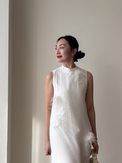 Li Bai Straight Cut Sleeveless Cheongsam