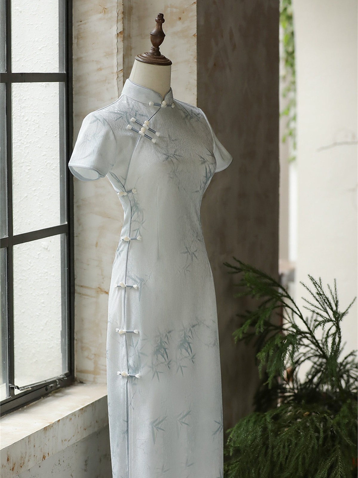 Yun Die Bamboo Print Short Sleeve Cheongsam