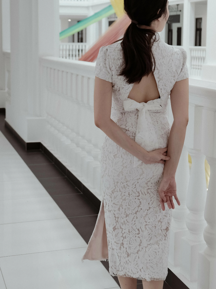 Wan Ru Bare Back Lacey Cheongsam-The Black Bow-