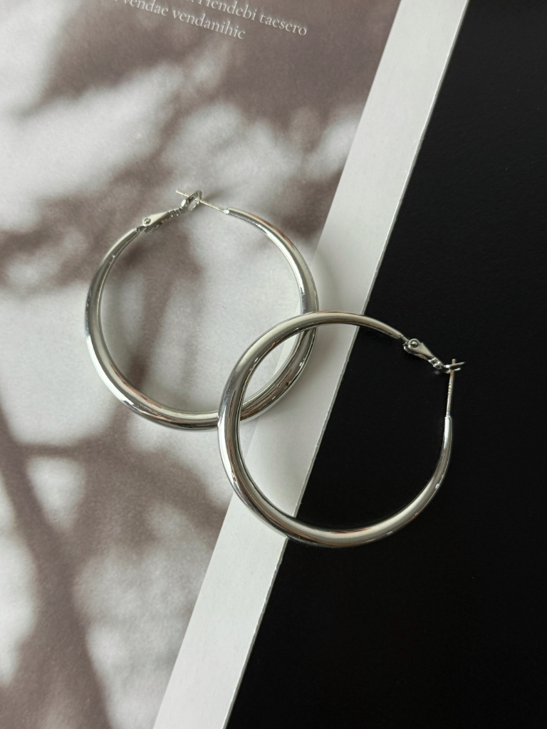 Zoya Shiny Hoop Earrings