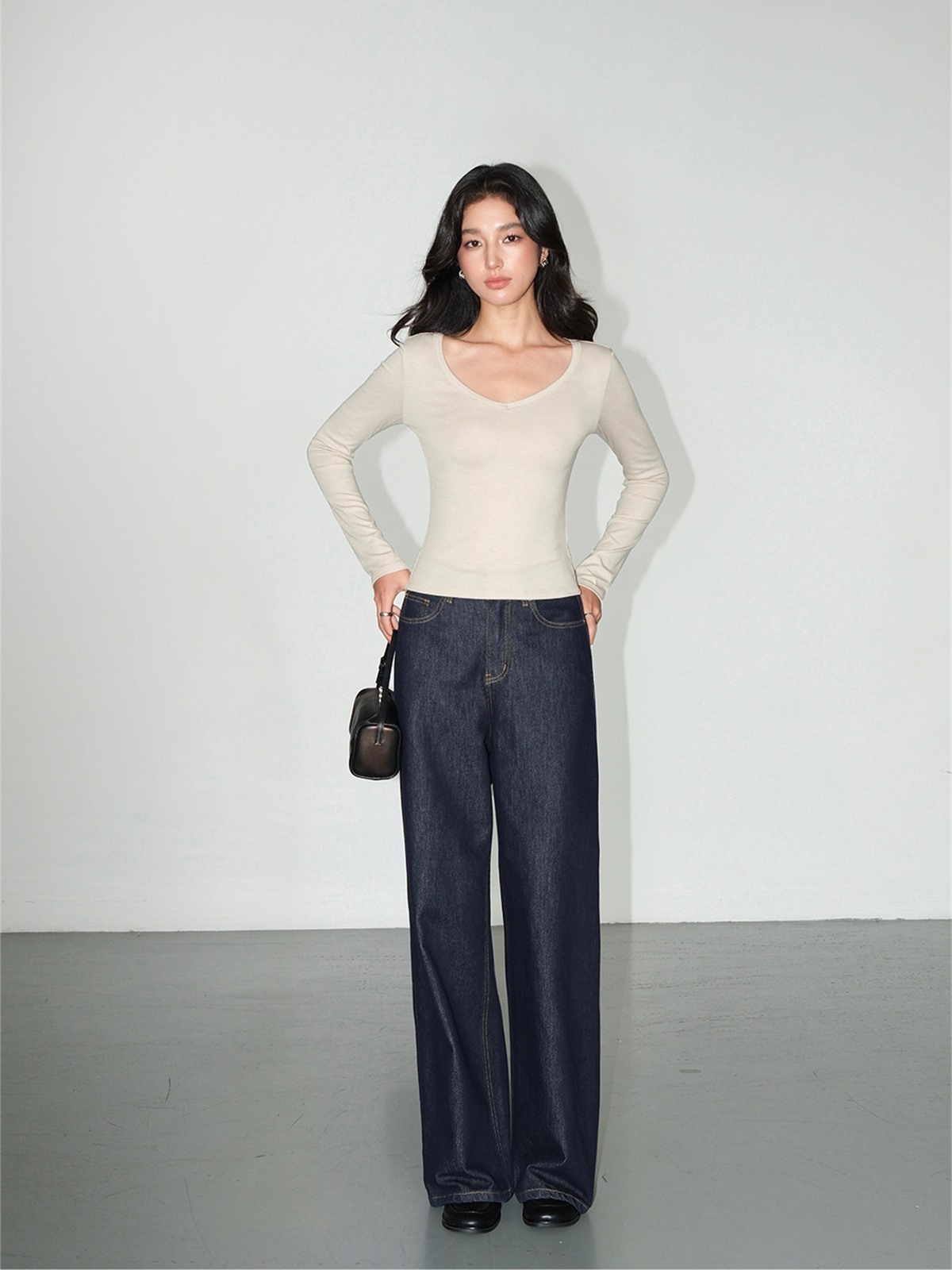 Linnea V-Neck Long-Sleeve Knit Top
