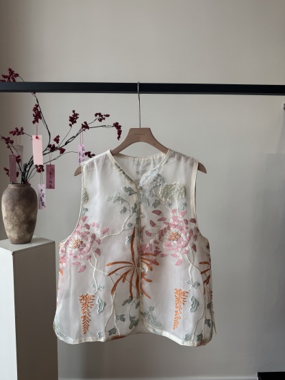 Li Qi Floral Embroided Oriental Vest (Discounted-M size-Minor Defect)