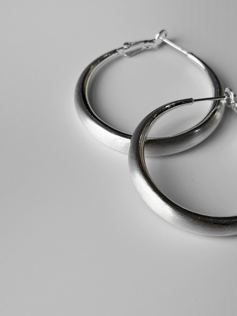 Zahra Frosted Hoop Earrings