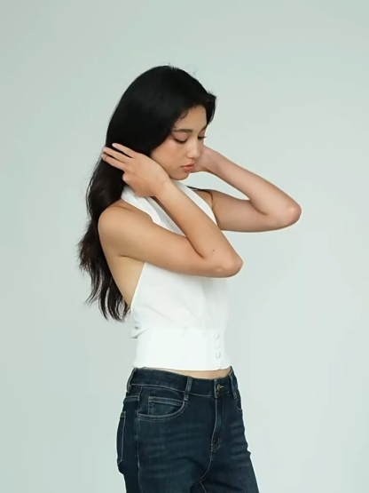 Vale Deep-V Neck halter Knit Top