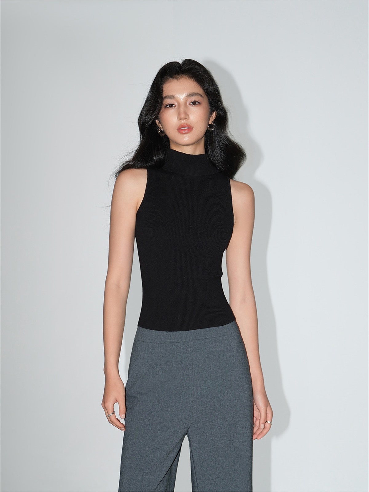 Lavinia Ribbed Turtleneck Sleeveless Top