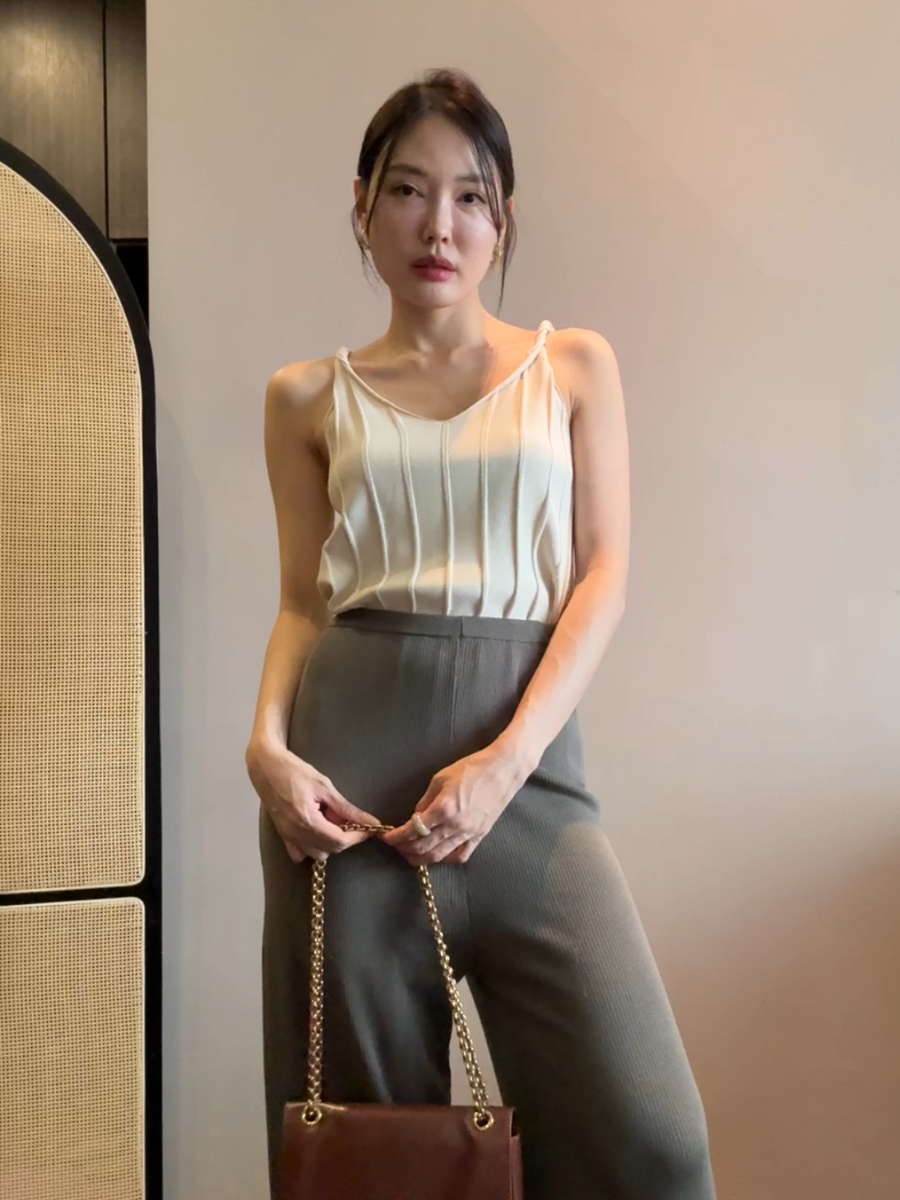 Emmett Twist Knot V-Neck Knit Top