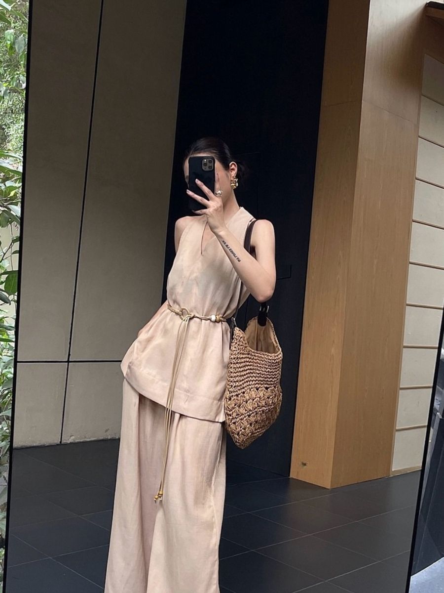 Aavya V Collar Top & Wide Leg Pants Set