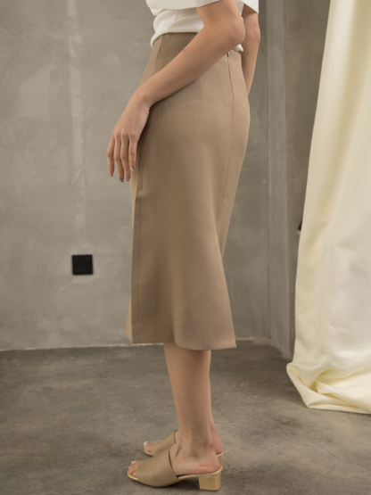 Gillette Back Slit OL Skirt (Discounted-S, M, L size)-The Black Bow-