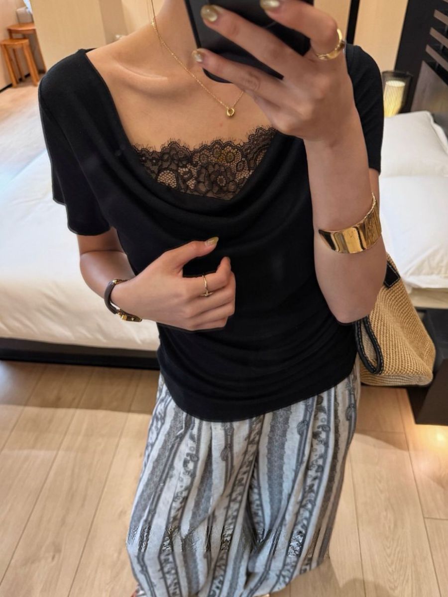 Pippa Lacey Trim Swing Collar Blouse