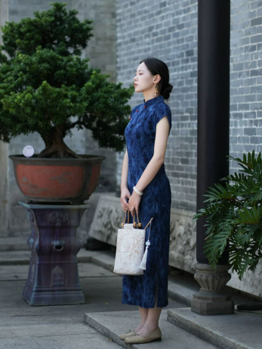 Yun Den Floral Jacquard Cap Sleeve Cheongsam
