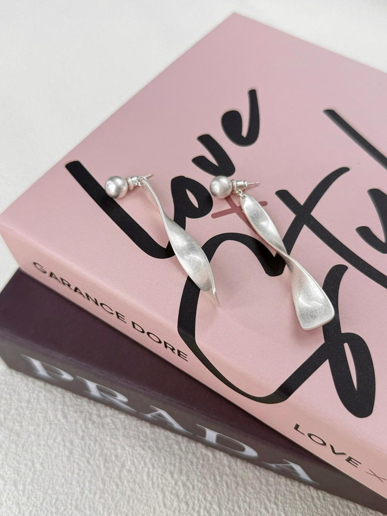 Lilit Frosted Ripple Earrings