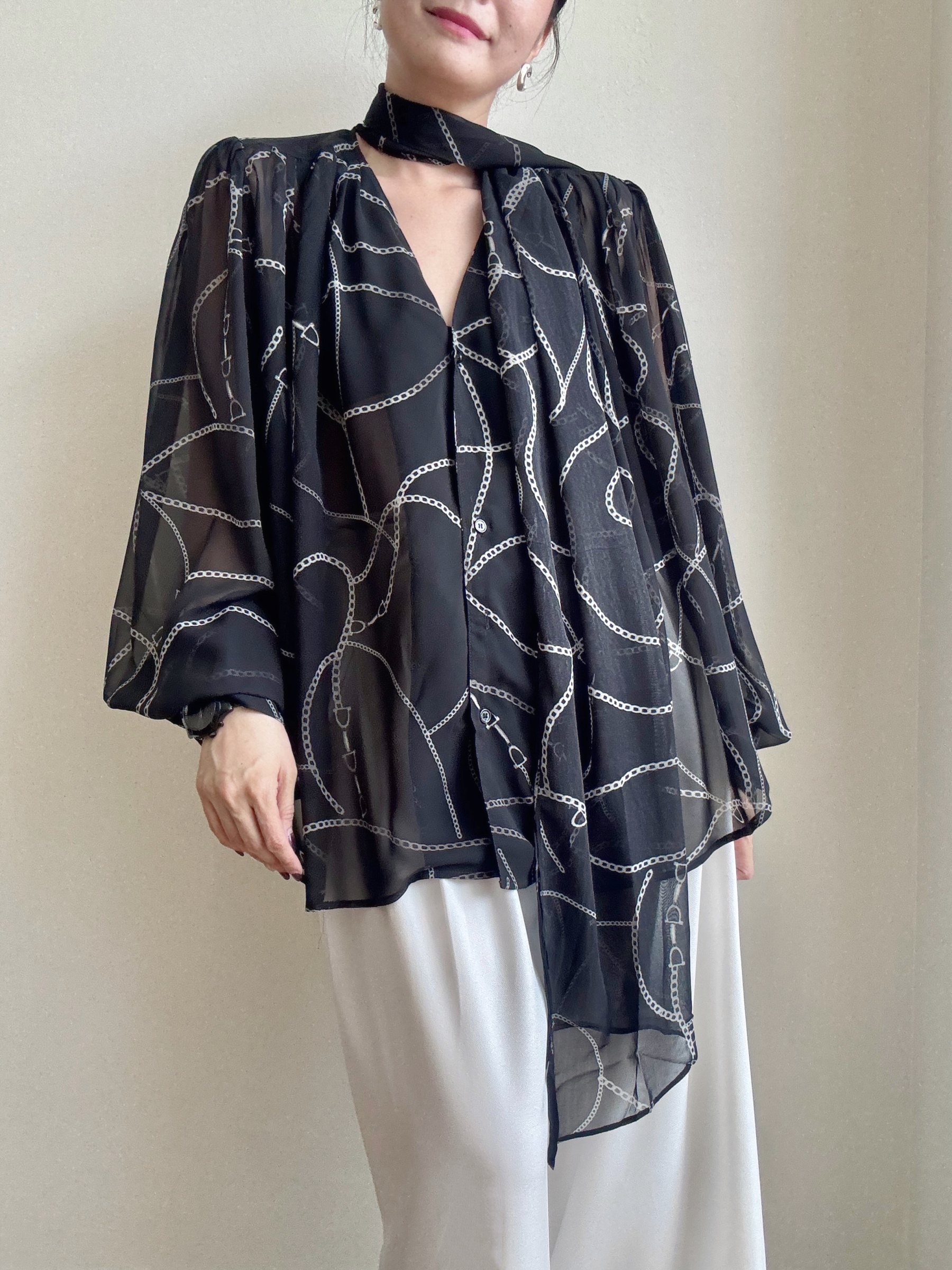 Wirenth Graphic Print Long Sleeve Top