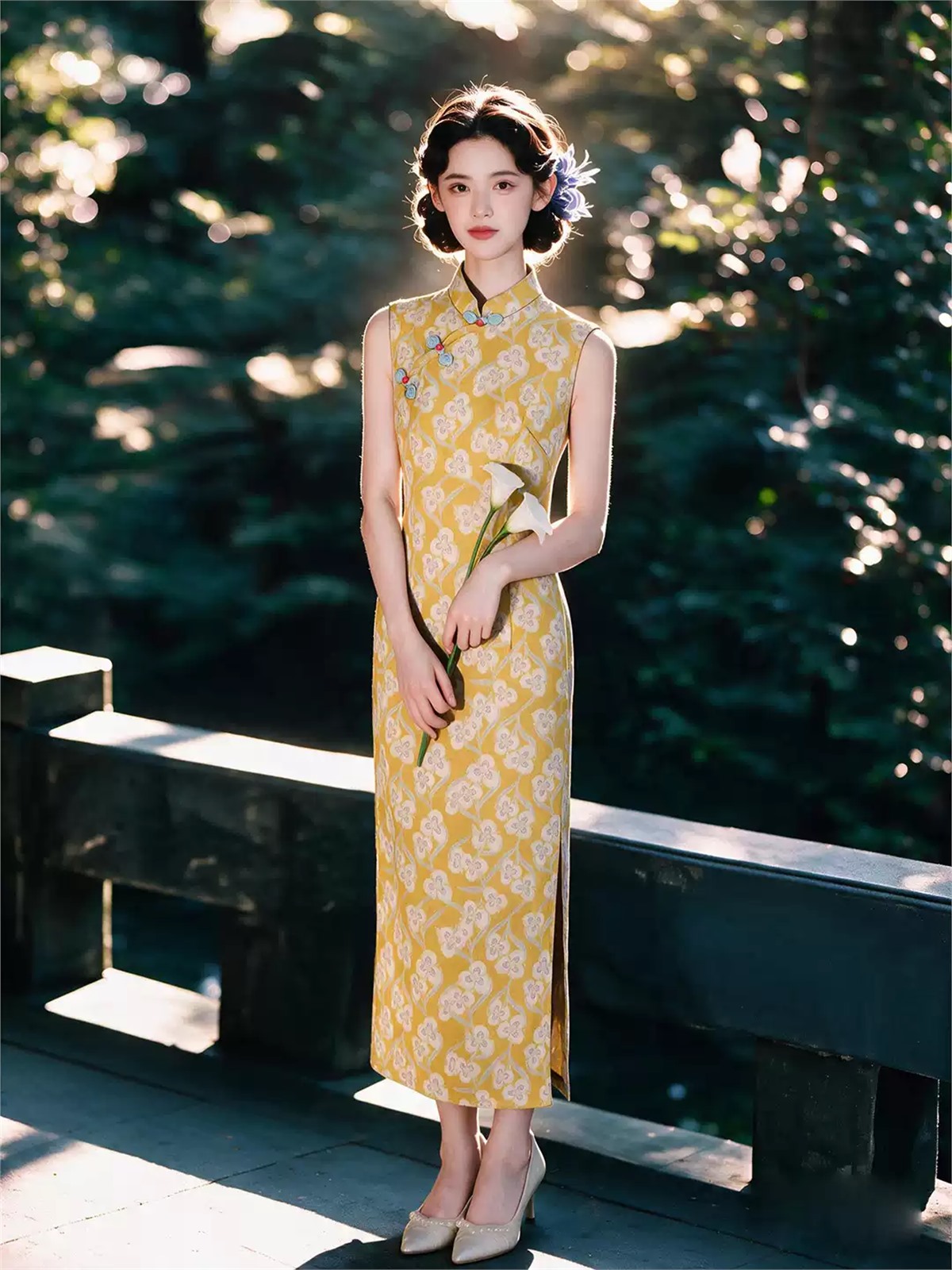 Yun Cao Floral Sleeveless Cheongsam