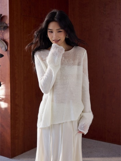 Hera Graceful Floral Sheer-Knit Long-Sleeve Top