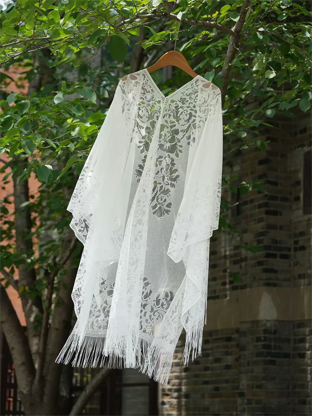 Yun Dai Floral Lace Tassel Shawl
