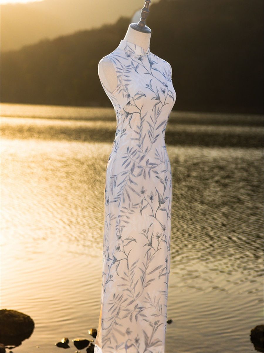 Yun Diu Botanical Print Sleeveless Cheongsam