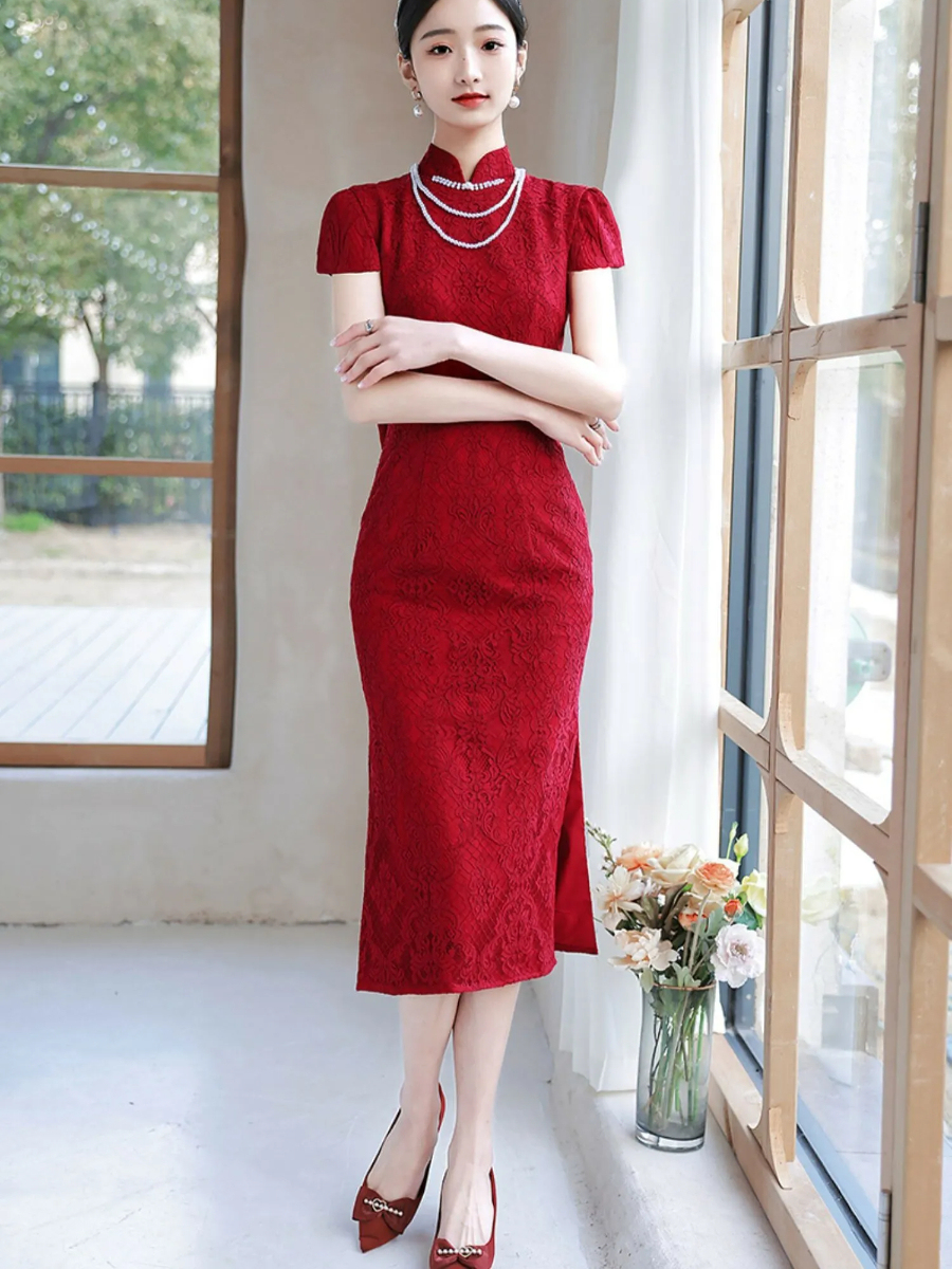 Wan Ru Bare Back Lacey Cheongsam-The Black Bow-