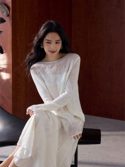 Hera Graceful Floral Sheer-Knit Long-Sleeve Top