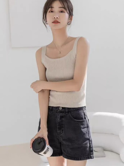 Dosya Bold Cami Top-The Black Bow-