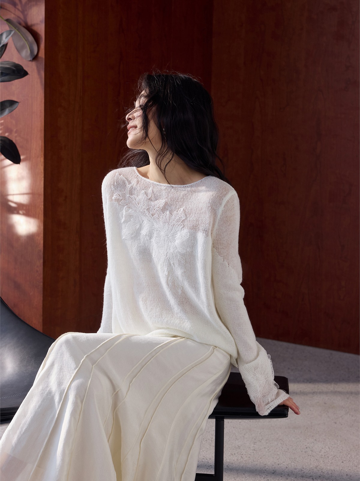 Hera Graceful Floral Sheer-Knit Long-Sleeve Top