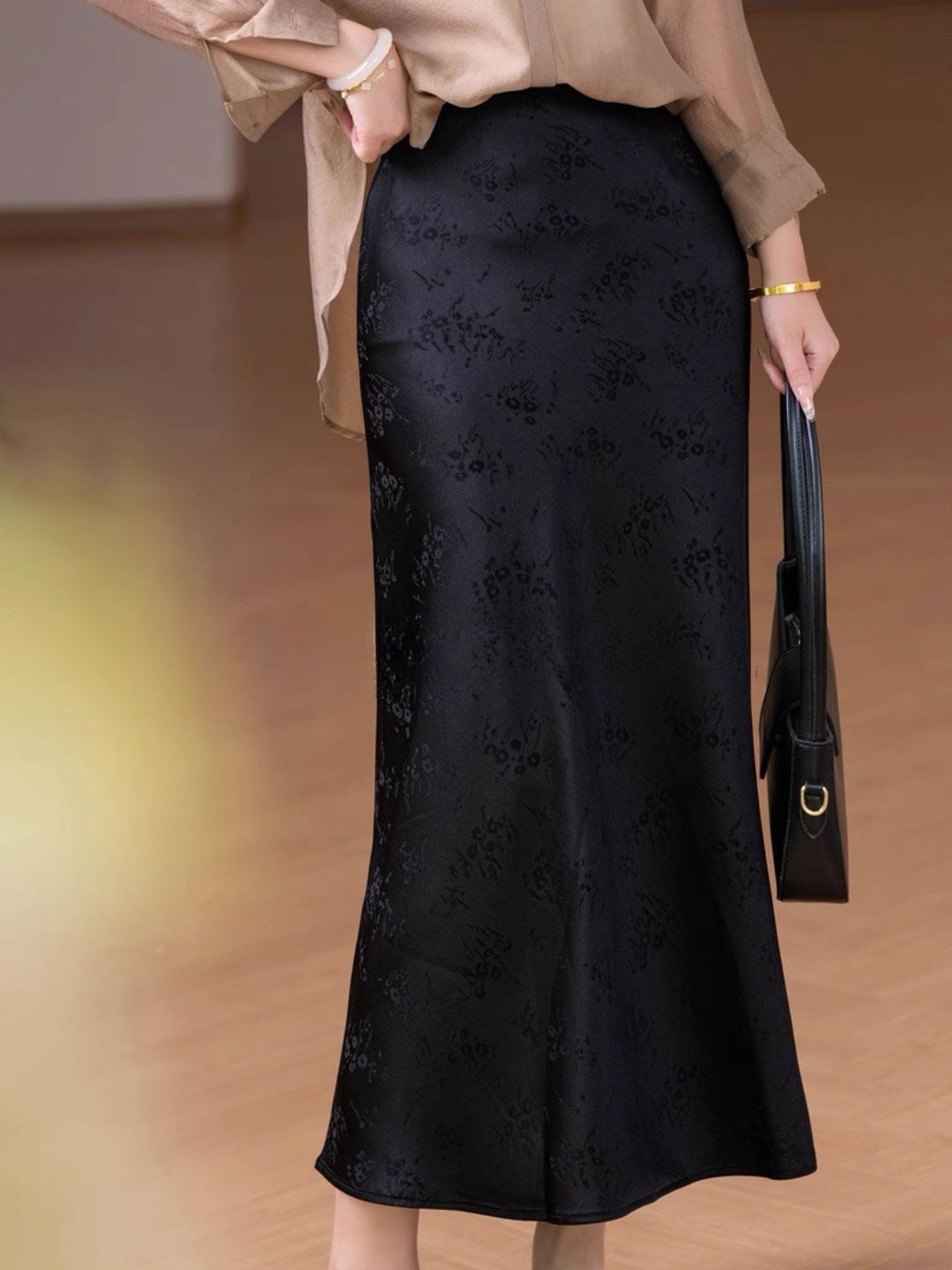 Ling Da Floral Embossed Satin Skirt