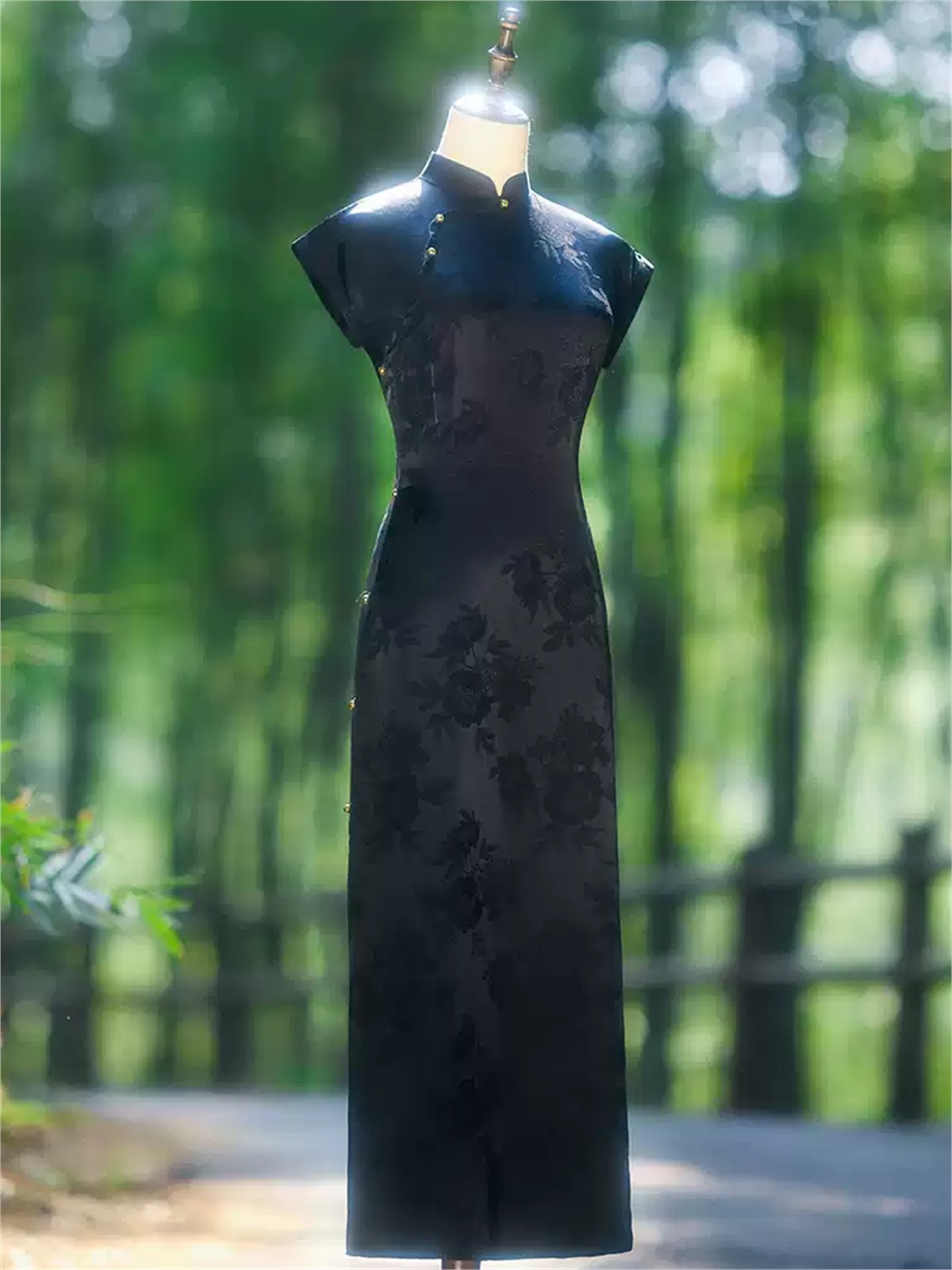 Ya Bing Floral Jacquard Cap Sleeve Cheongsam