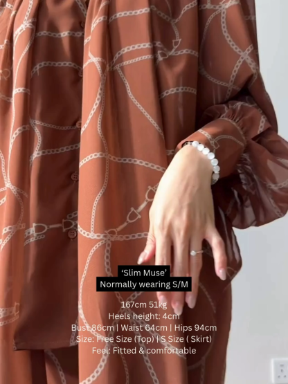 Wirenth Graphic Print Long Sleeve Top