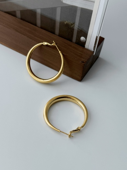 Zahra Frosted Hoop Earrings