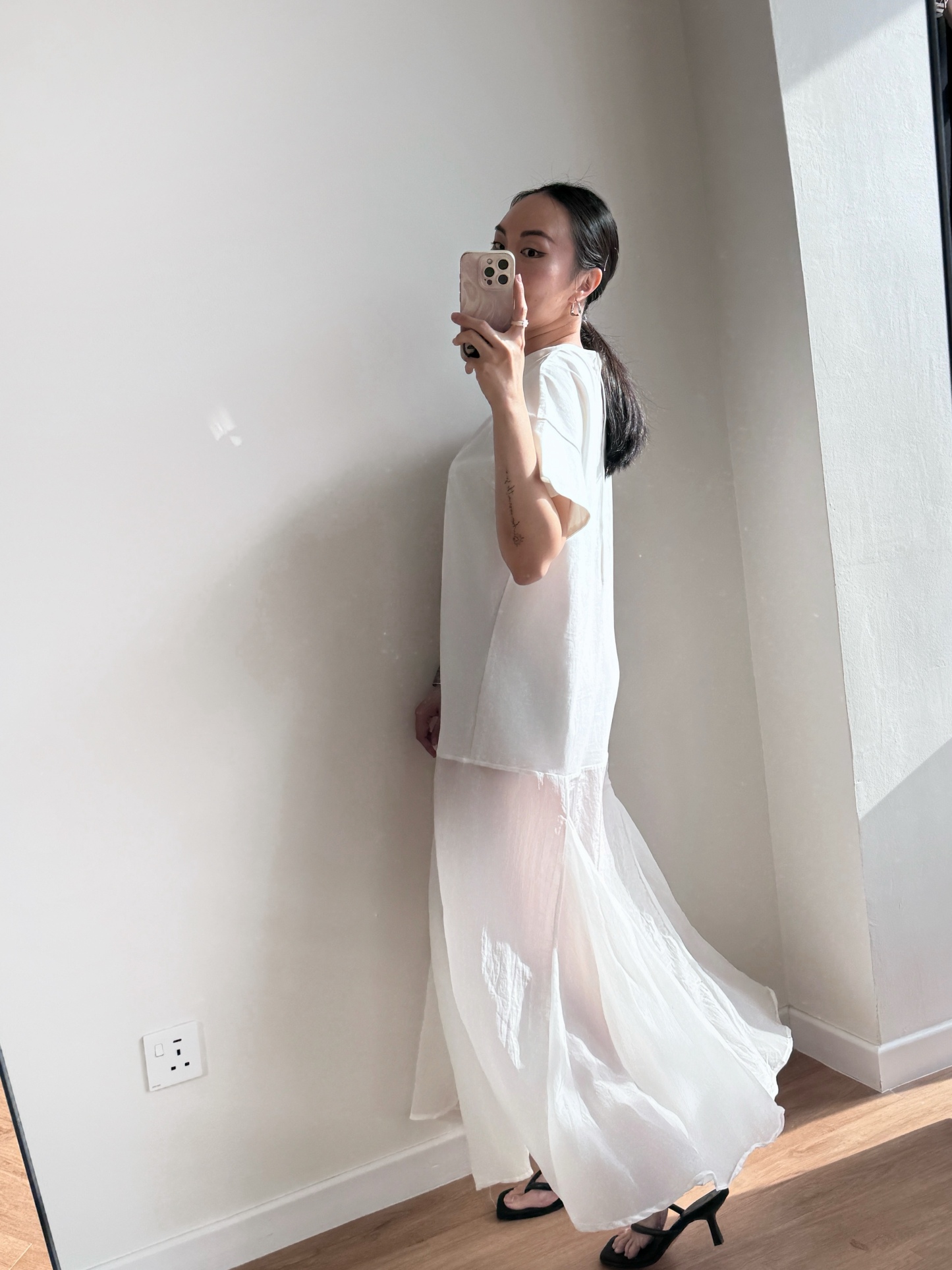 Vivay Flowy Panel Dress