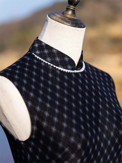 Ya An Diamond Pattern Sleeveless Cheongsam