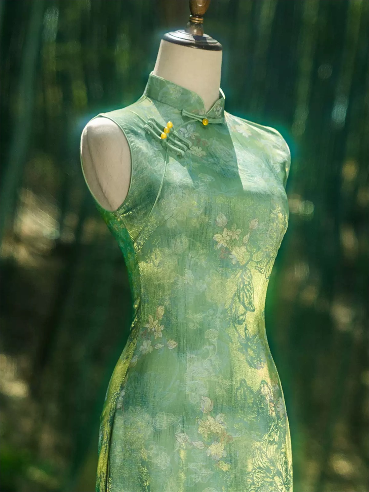 Yun Chu Floral Jacquard Sleeveless Cheongsam