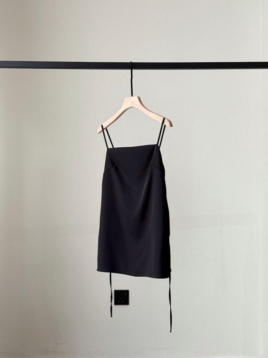 Jabre Flare Cami Top (Discounted-S size)-The Black Bow-