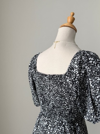 Xenal Floral Puff Sleeve Dress (Discounted-L size)-The Black Bow-