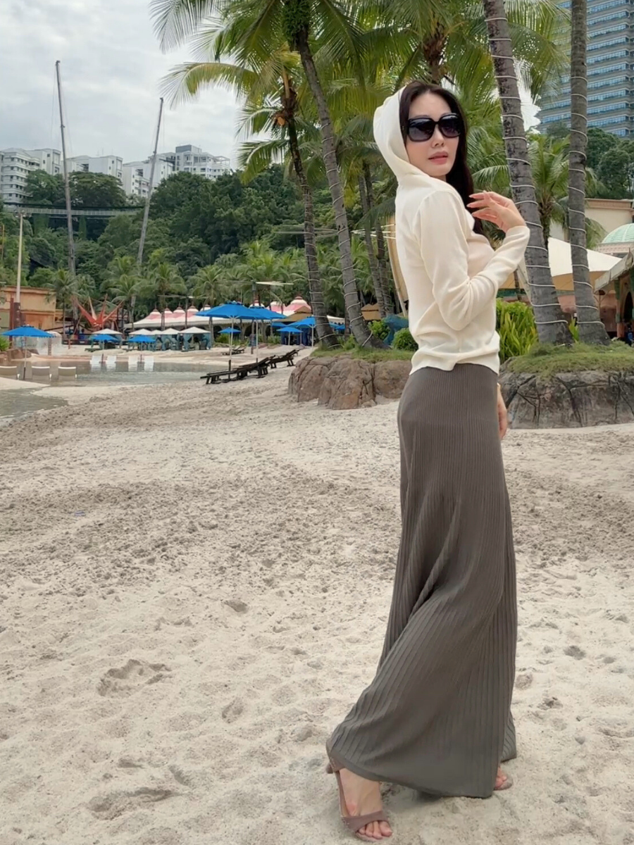 Emma Pleated Maxi Skirt