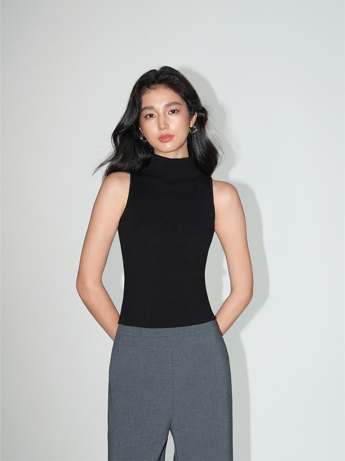 Lavinia Ribbed Turtleneck Sleeveless Top