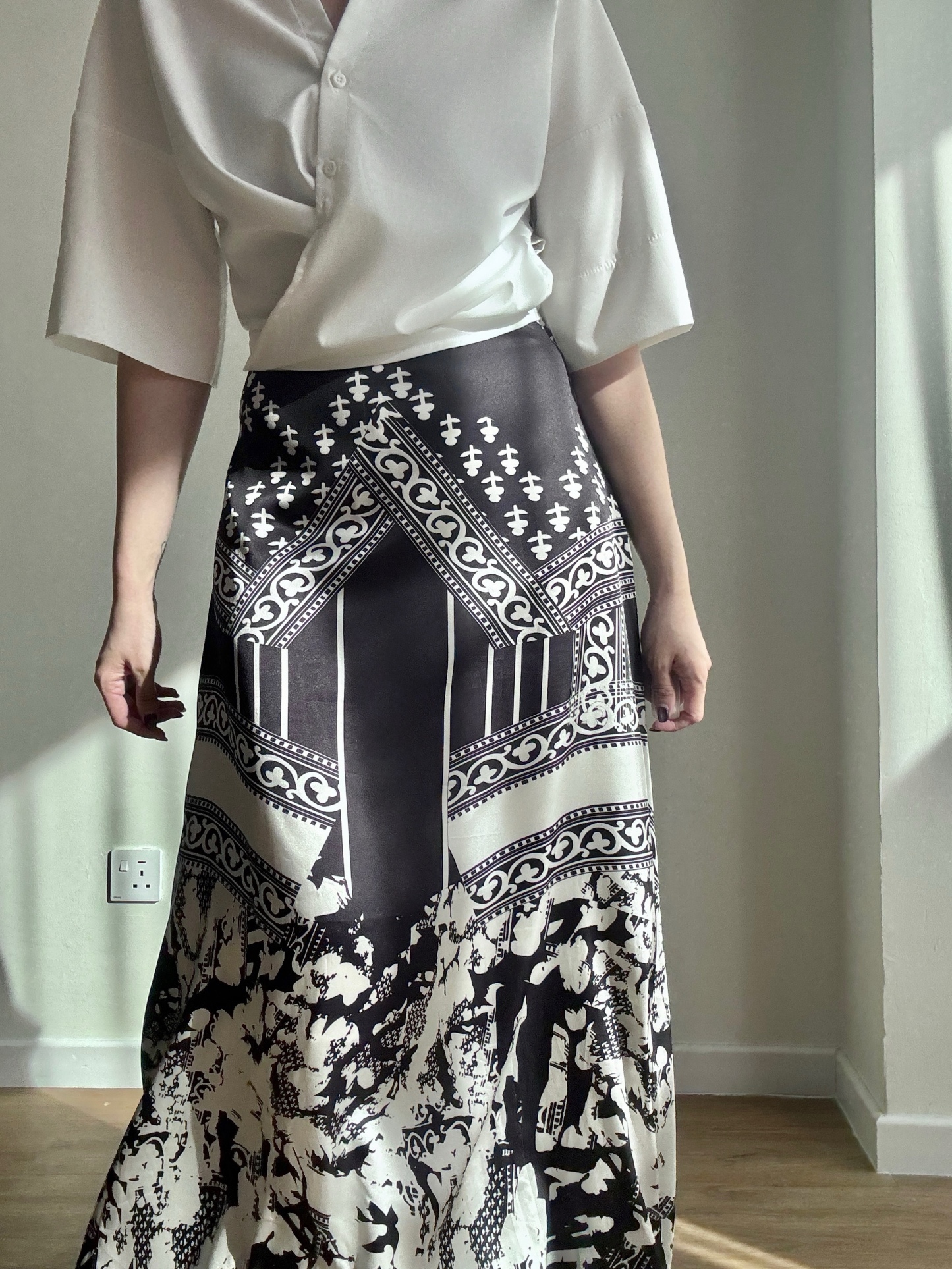 Videl Graphic Printing Skirt