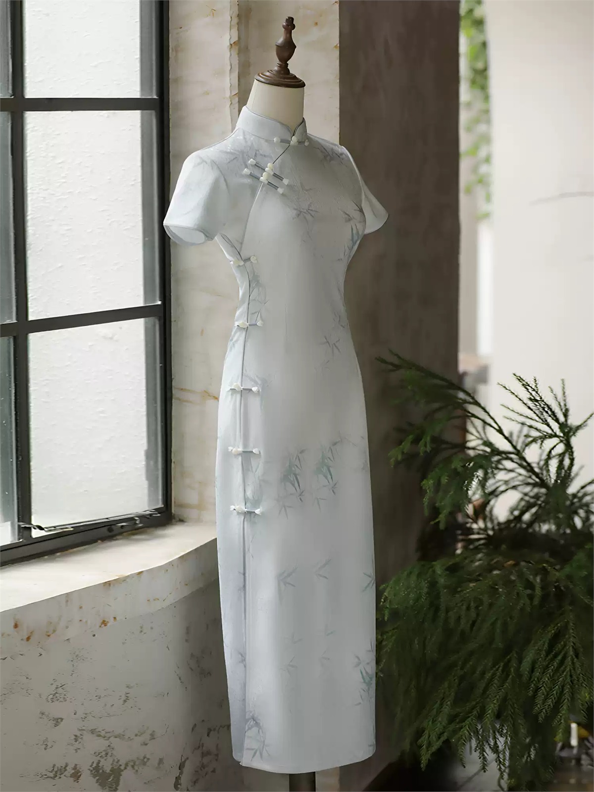 Yun Die Bamboo Print Short Sleeve Cheongsam