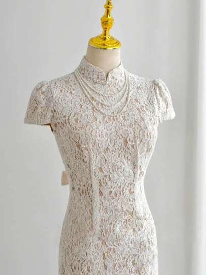 Wan Ru Bare Back Lacey Cheongsam-The Black Bow-